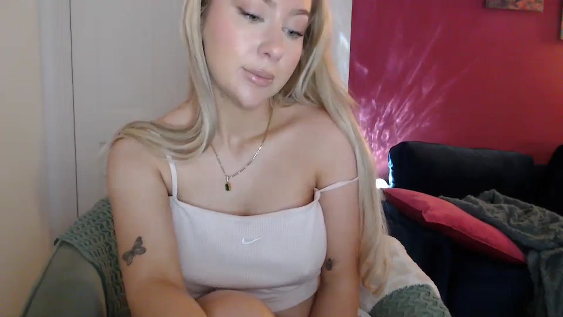 Gallery image thumbnail from PetiteAvax's myfreecams stream on, 03/26/2024, 18:56 image 4 of 20