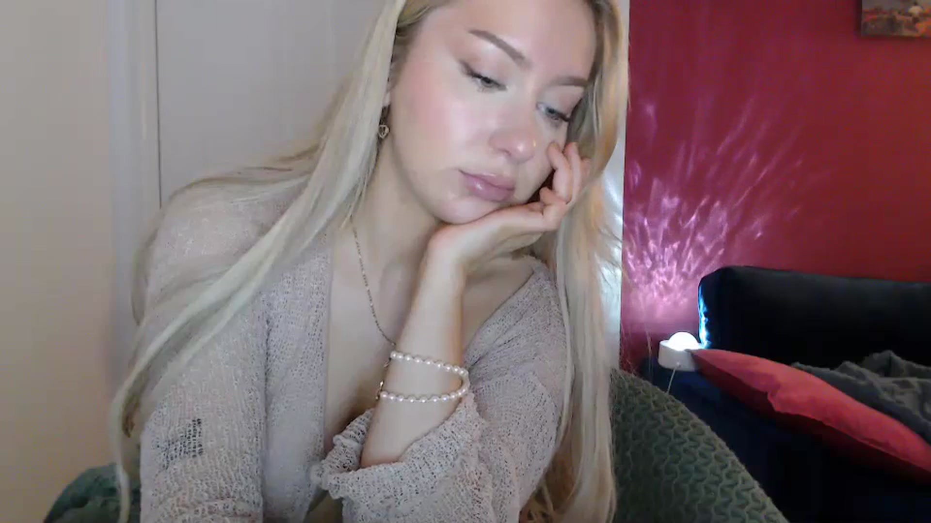 Gallery image thumbnail from PetiteAvax's myfreecams stream on, 03/26/2024, 19:47 image 17 of 20
