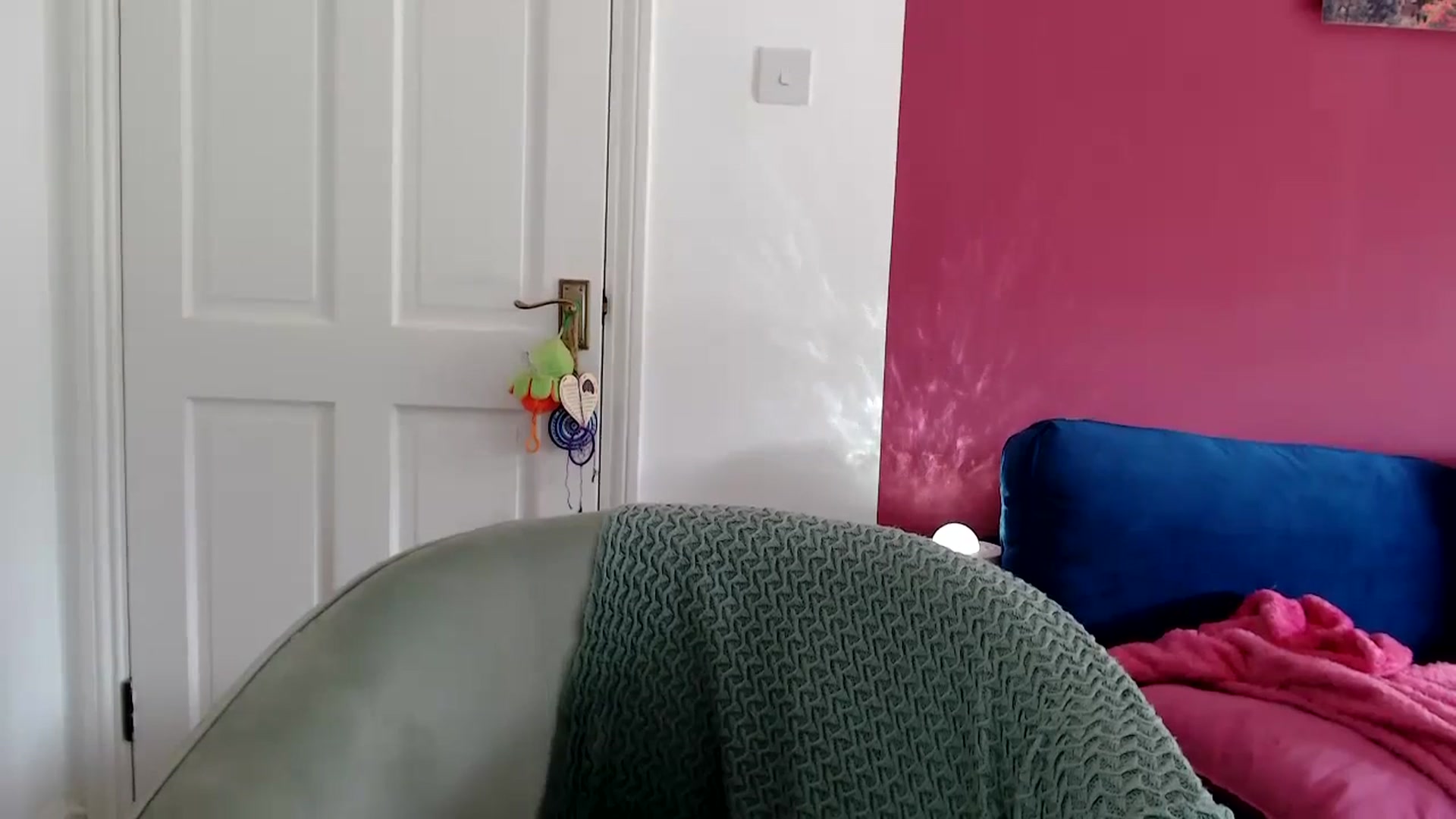 Gallery image thumbnail from PetiteAvax's myfreecams stream on, 03/31/2024, 14:11 image 19 of 20