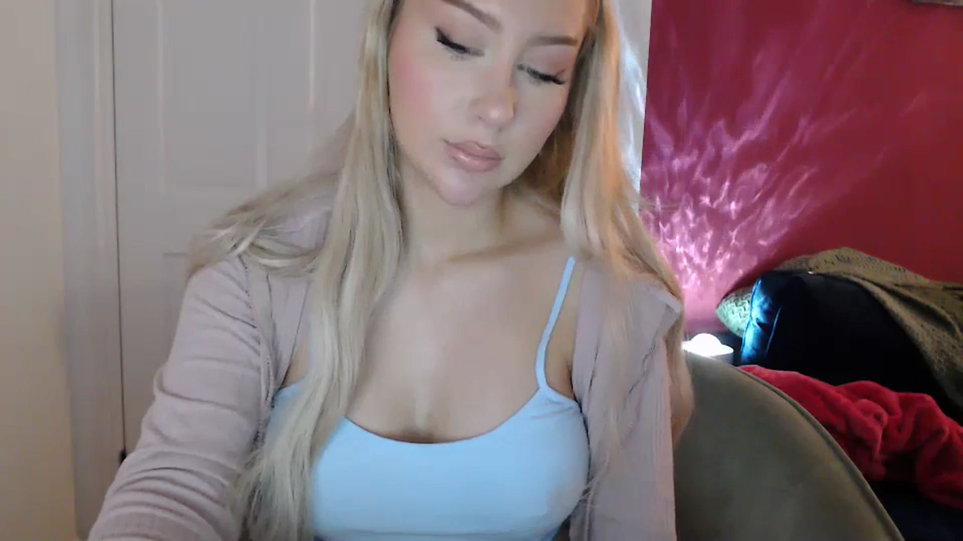 Gallery image thumbnail from PetiteAvax's myfreecams stream on, 04/03/2024, 18:42 image 9 of 20