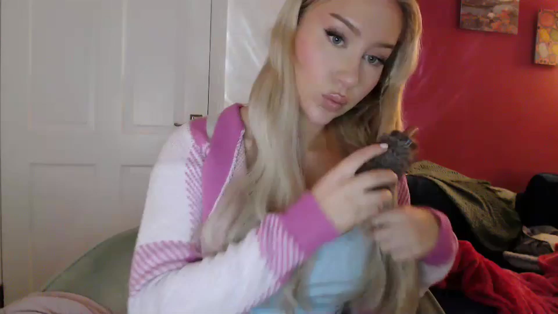 Gallery image thumbnail from PetiteAvax's myfreecams stream on, 04/03/2024, 19:27 image 13 of 20