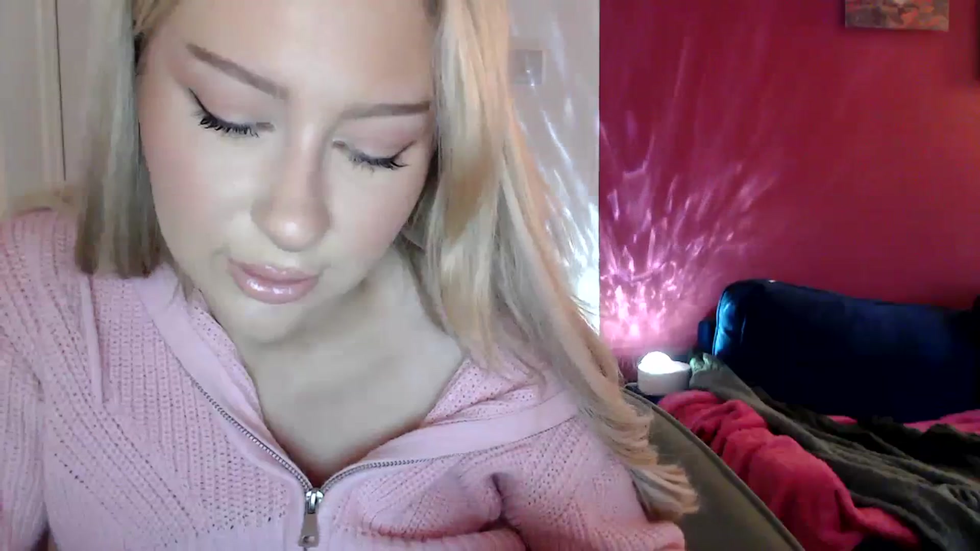Gallery image thumbnail from PetiteAvax's myfreecams stream on, 04/06/2024, 18:04 image 4 of 20