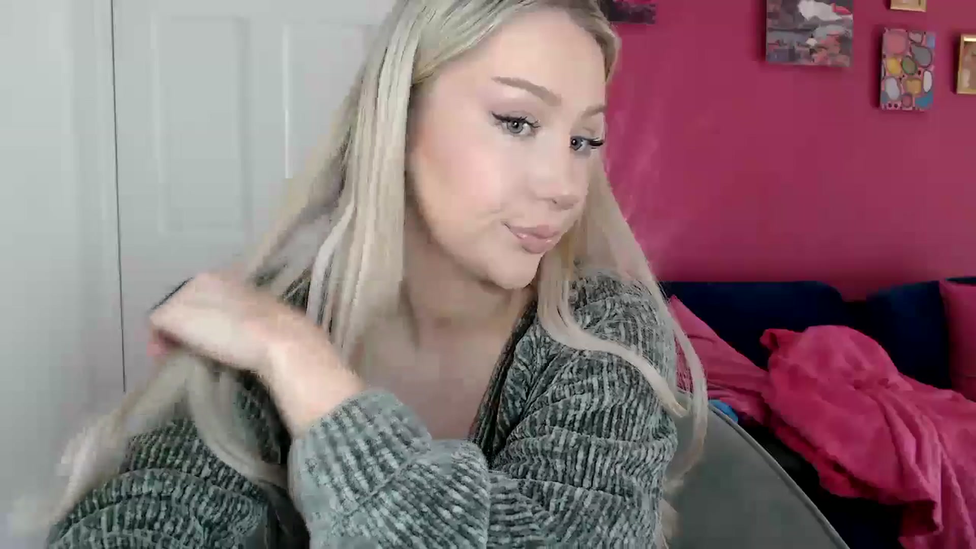 Gallery image thumbnail from PetiteAvax's myfreecams stream on, 04/20/2024, 14:04 image 20 of 20