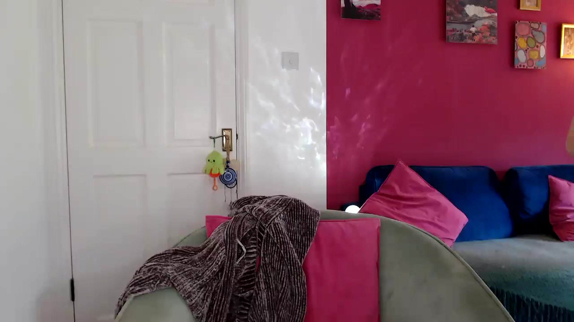 Gallery image thumbnail from PetiteAvax's myfreecams stream on, 04/22/2024, 13:11 image 3 of 20