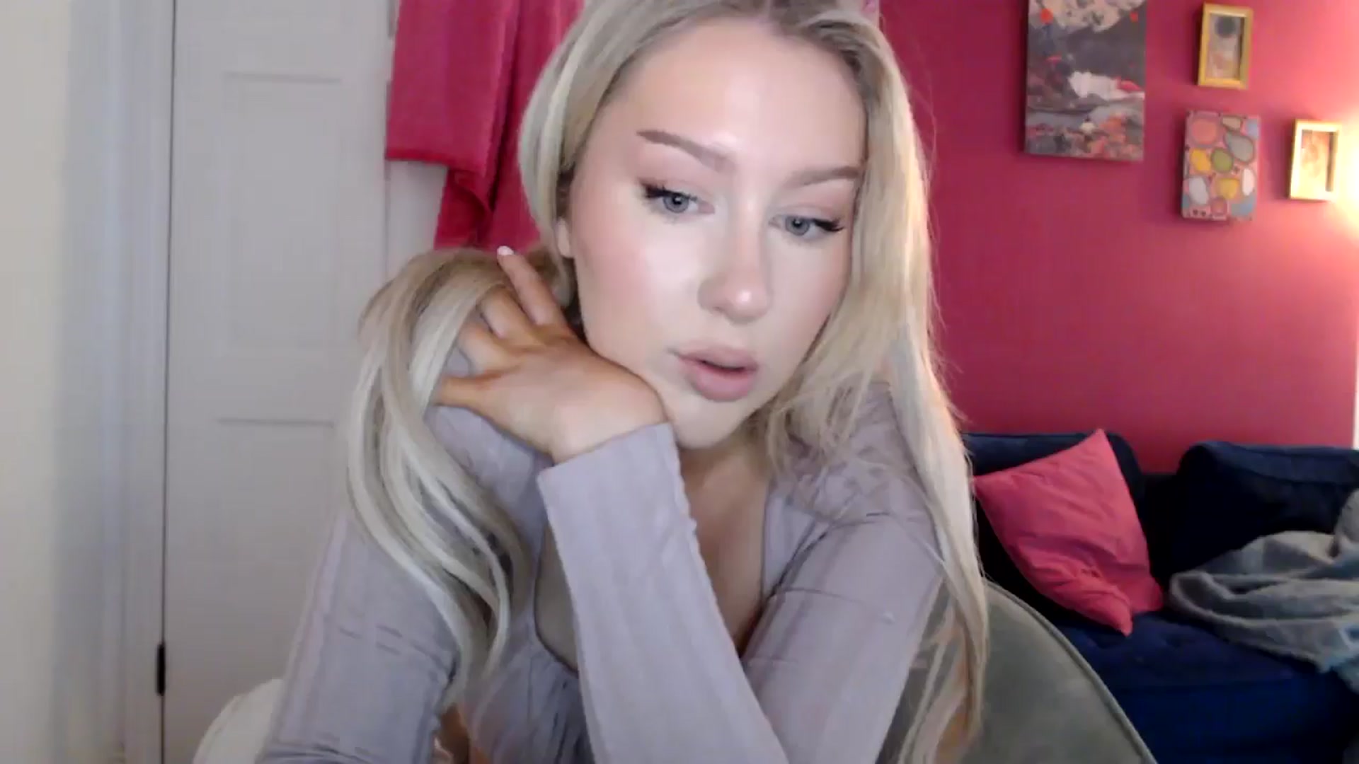 Gallery image thumbnail from PetiteAvax's myfreecams stream on, 04/26/2024, 17:02 image 16 of 20