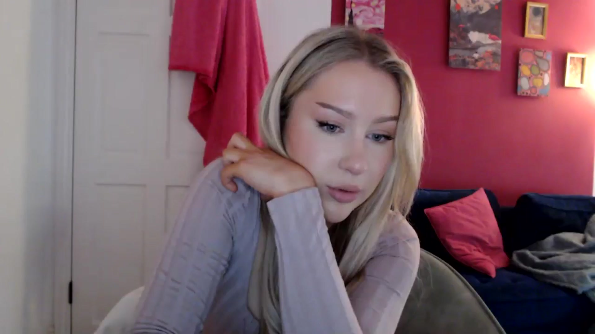 Gallery image thumbnail from PetiteAvax's myfreecams stream on, 04/26/2024, 17:02 image 11 of 20