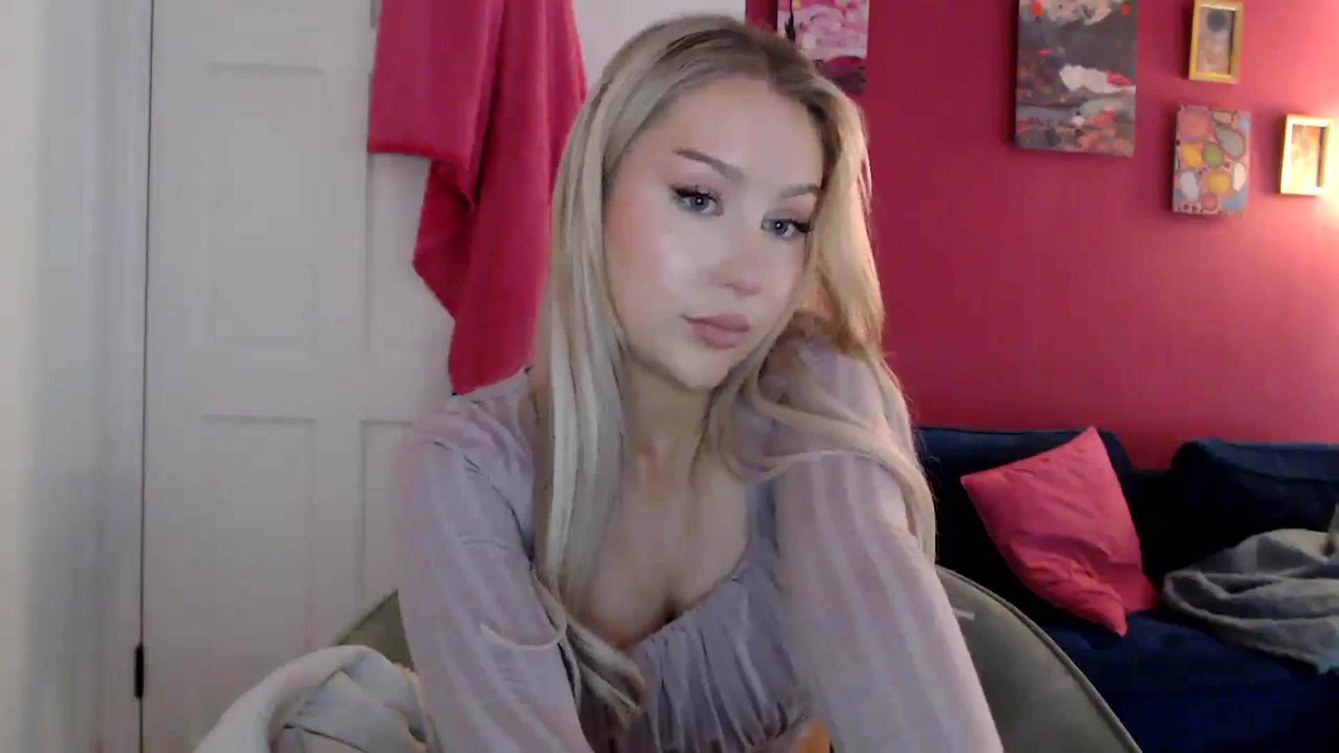 Gallery image thumbnail from PetiteAvax's myfreecams stream on, 04/26/2024, 17:02 image 5 of 20