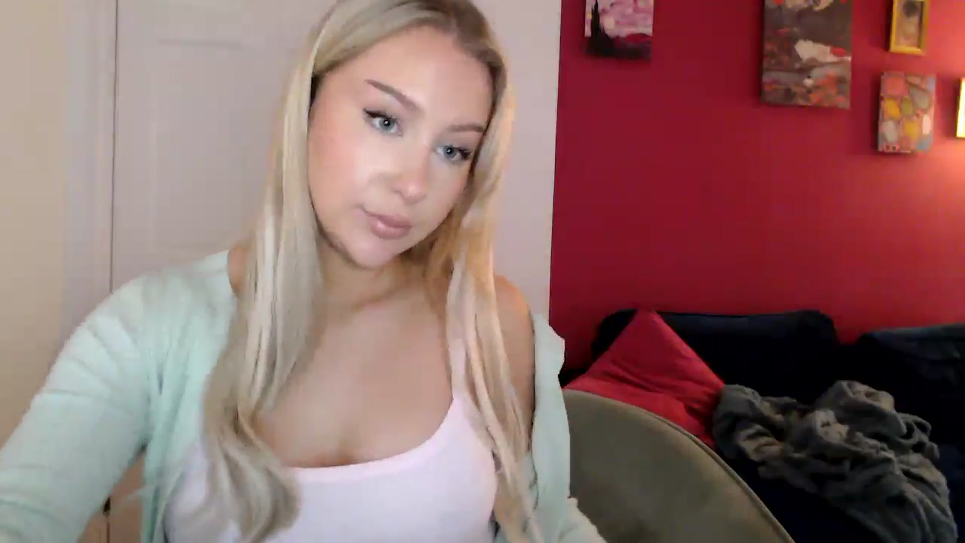 Gallery image thumbnail from PetiteAvax's myfreecams stream on, 04/27/2024, 17:18 image 4 of 20