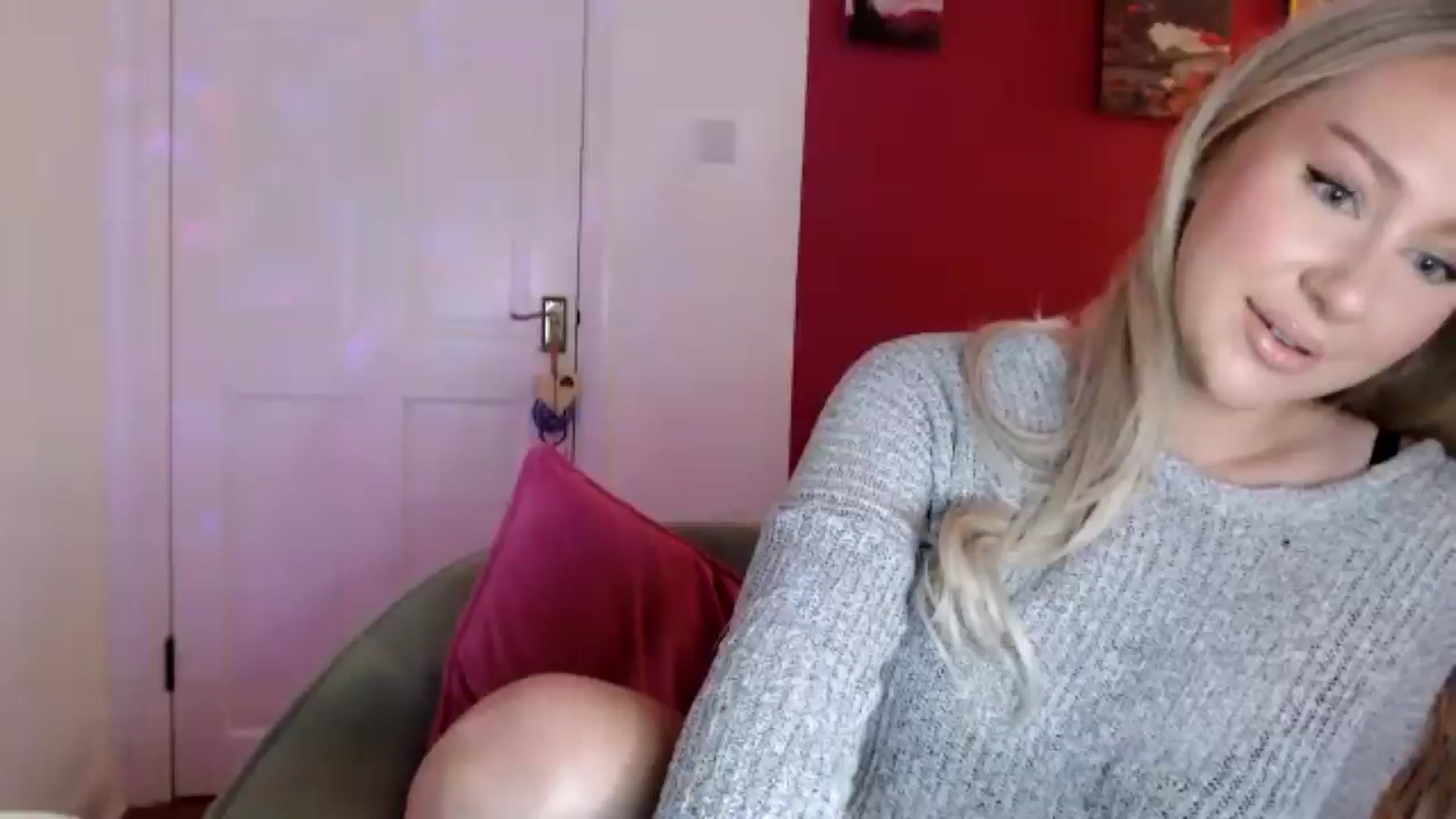 Gallery image thumbnail from PetiteAvax's myfreecams stream on, 04/30/2024, 20:50 image 4 of 20