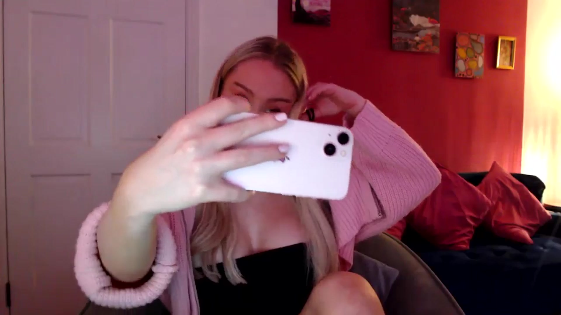 Gallery image thumbnail from PetiteAvax's myfreecams stream on, 05/02/2024, 19:23 image 2 of 20