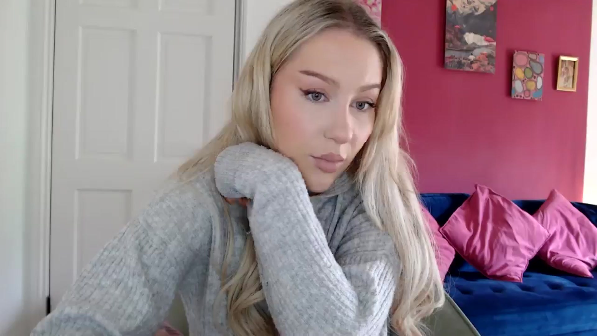 Gallery image thumbnail from PetiteAvax's myfreecams stream on, 05/03/2024, 11:05 image 15 of 20