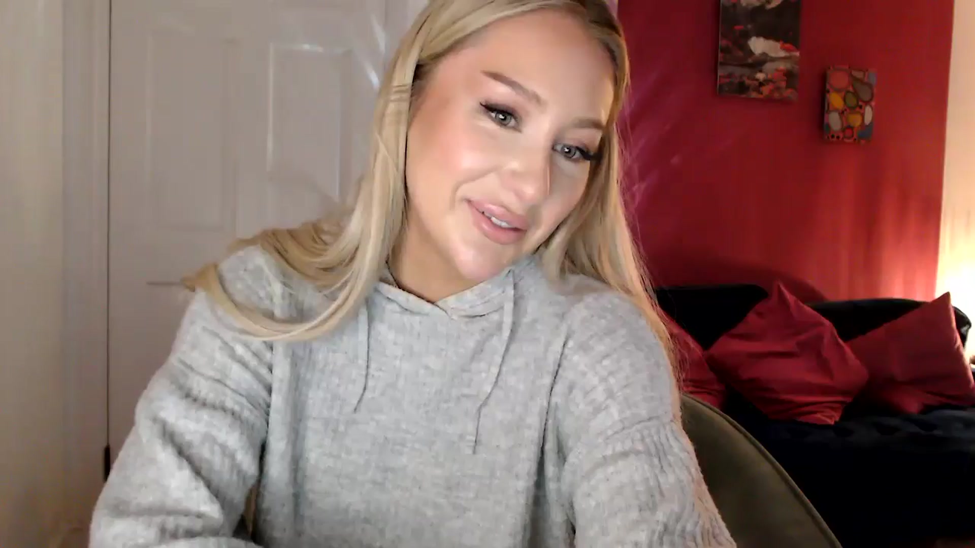 Gallery image thumbnail from PetiteAvax's myfreecams stream on, 05/03/2024, 20:31 image 1 of 20