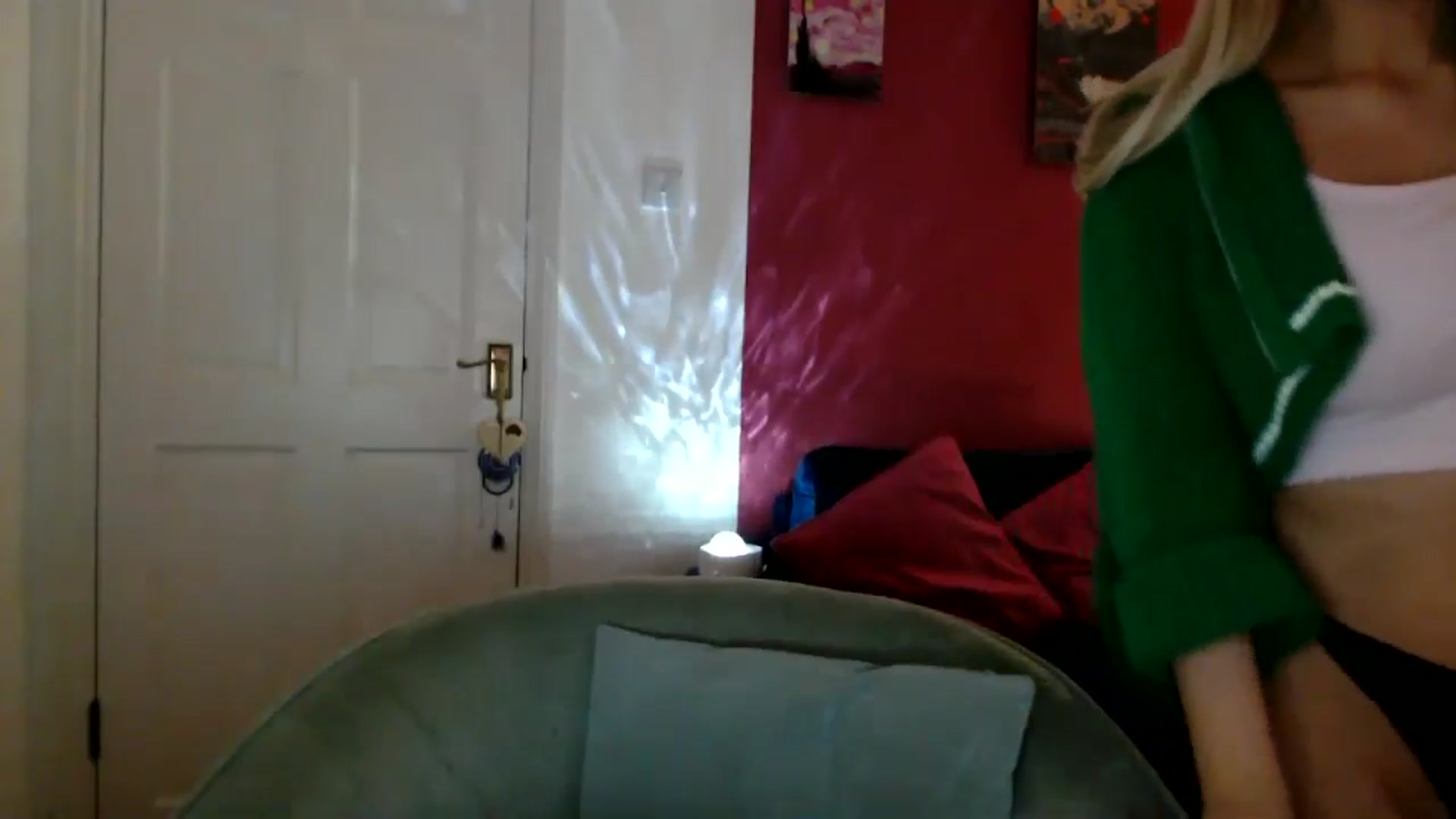 Gallery image thumbnail from PetiteAvax's myfreecams stream on, 05/04/2024, 20:05 image 14 of 20