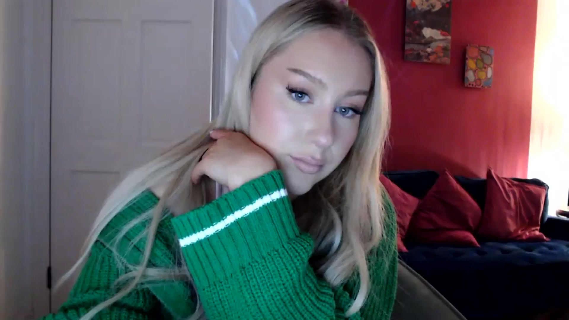 Gallery image thumbnail from PetiteAvax's myfreecams stream on, 05/05/2024, 20:35 image 10 of 20