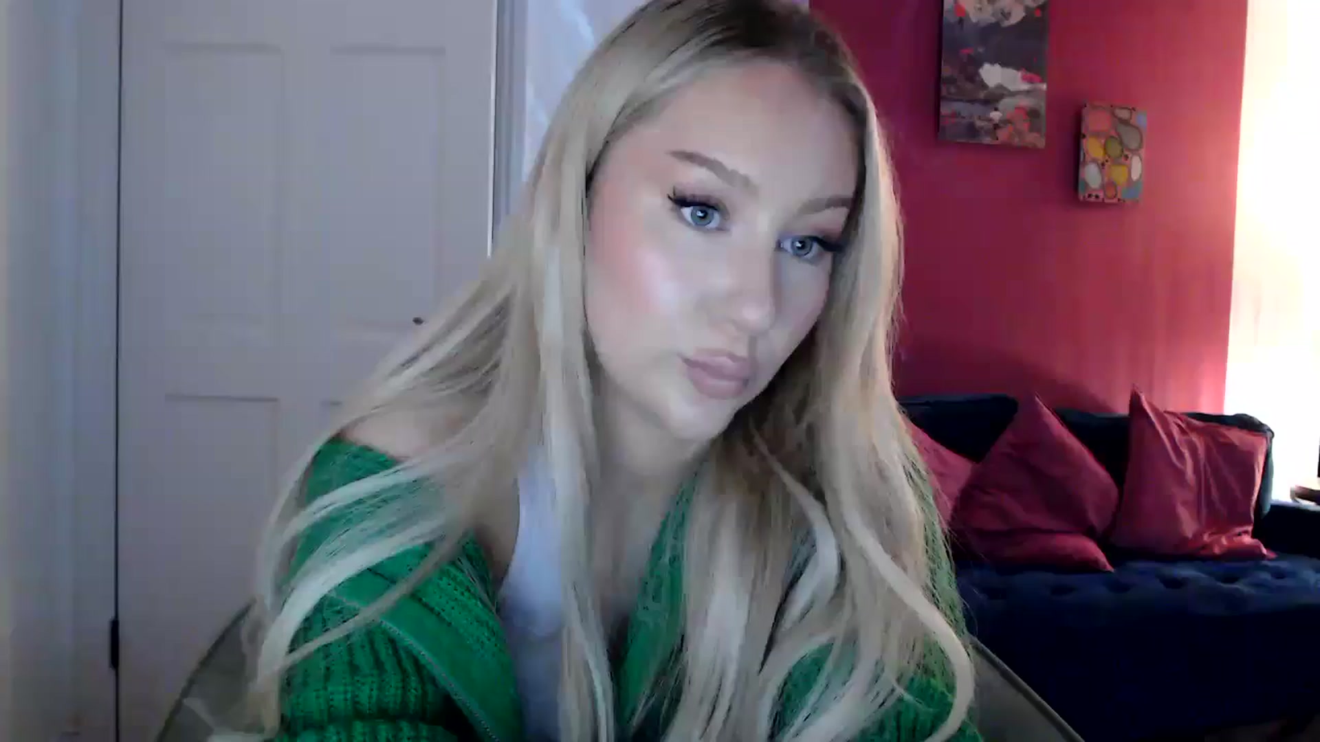 Gallery image thumbnail from PetiteAvax's myfreecams stream on, 05/05/2024, 20:35 image 12 of 20