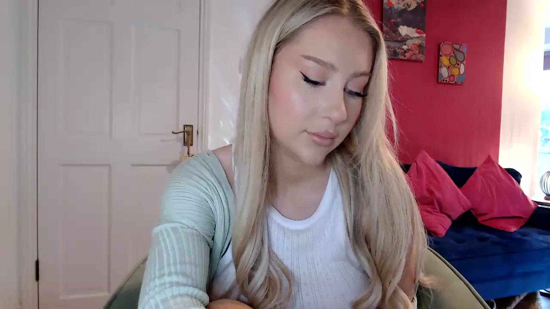 Gallery image thumbnail from PetiteAvax's myfreecams stream on, 05/07/2024, 16:22 image 8 of 20