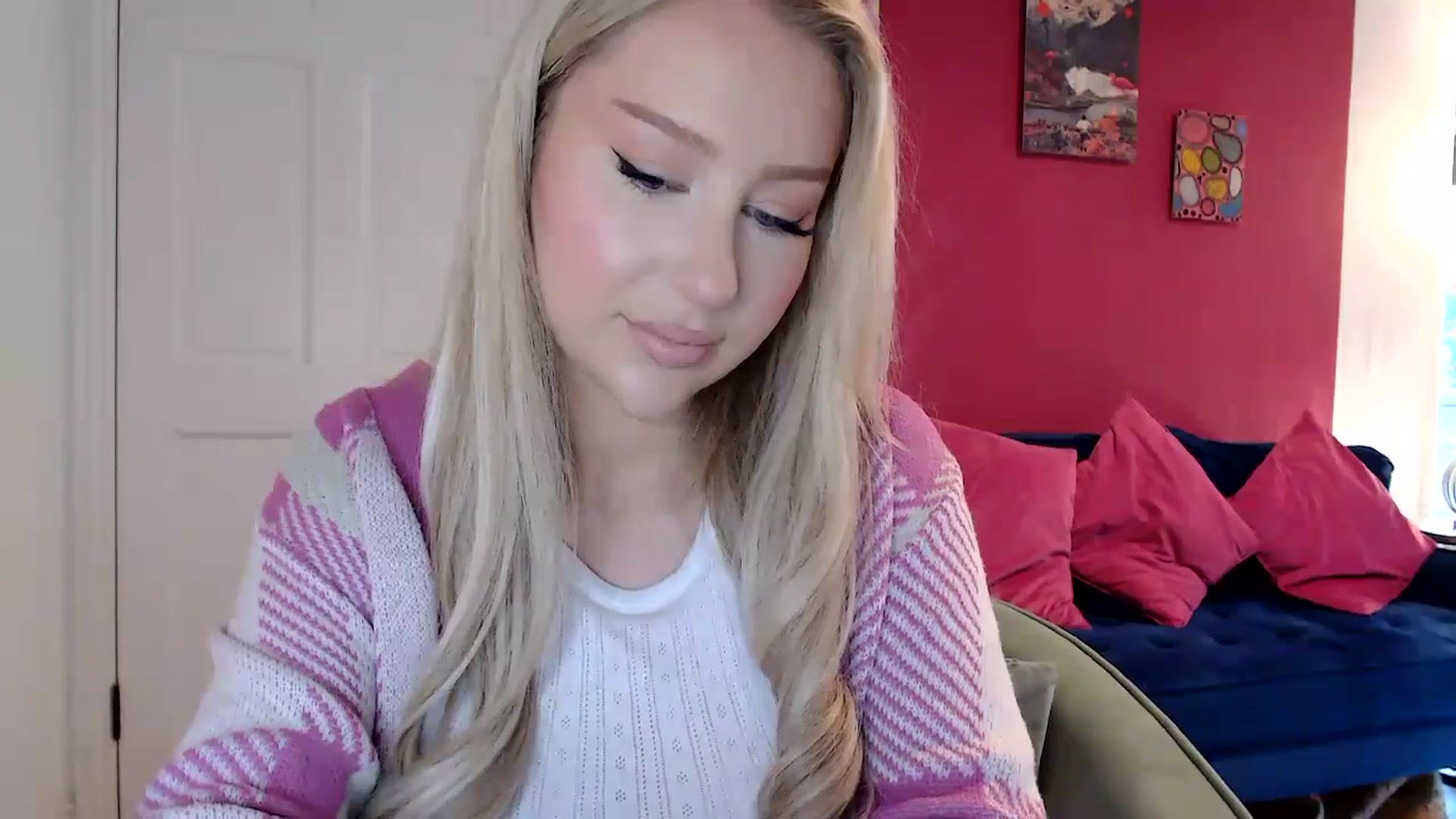 Gallery image thumbnail from PetiteAvax's myfreecams stream on, 05/07/2024, 16:22 image 13 of 20