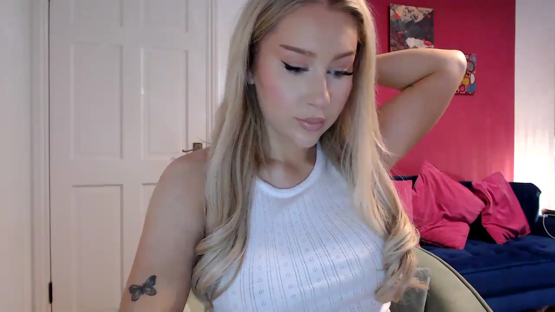 Gallery image thumbnail from PetiteAvax's myfreecams stream on, 05/07/2024, 18:52 image 11 of 20