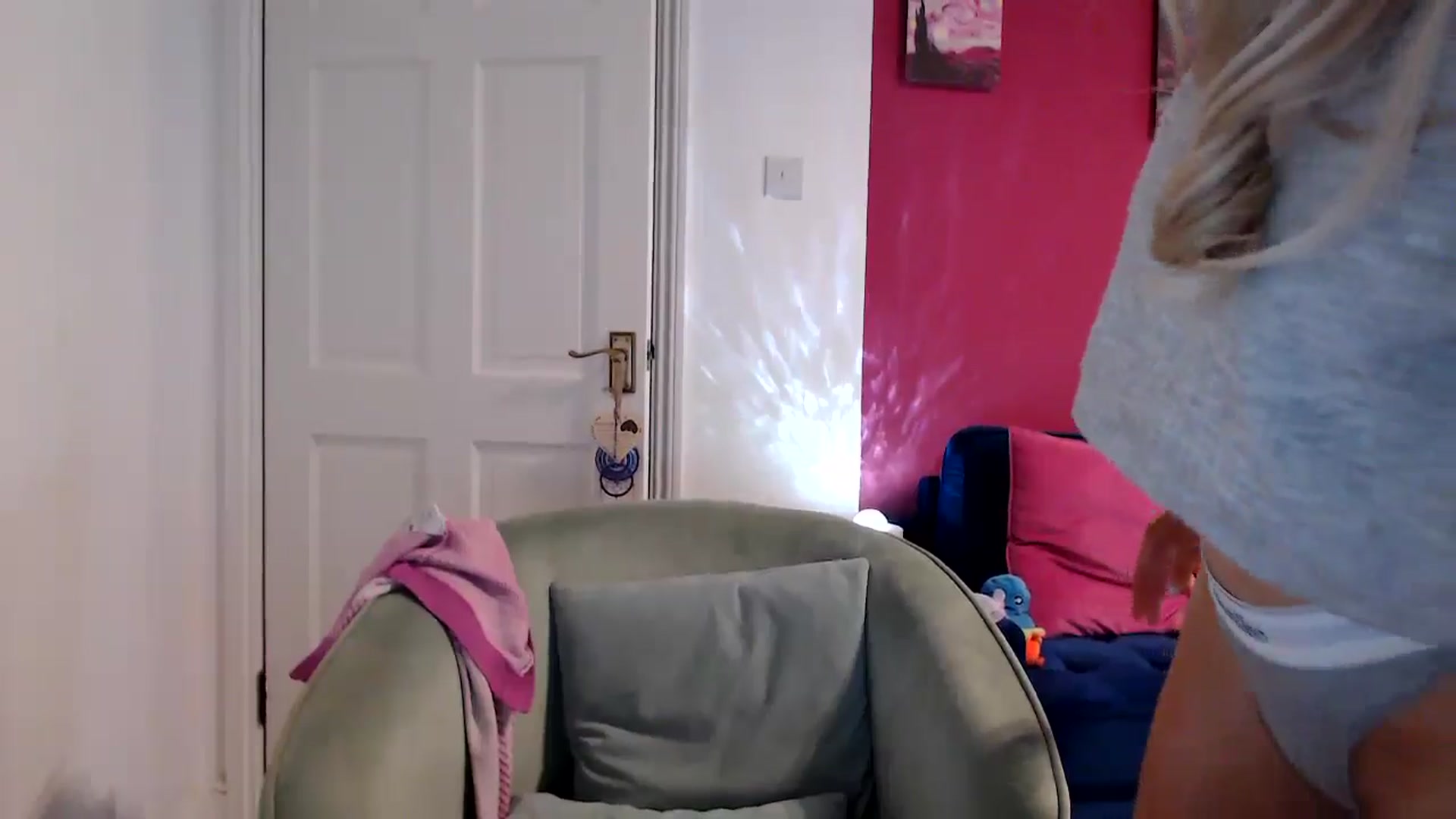 Gallery image thumbnail from PetiteAvax's myfreecams stream on, 05/08/2024, 17:06 image 2 of 20