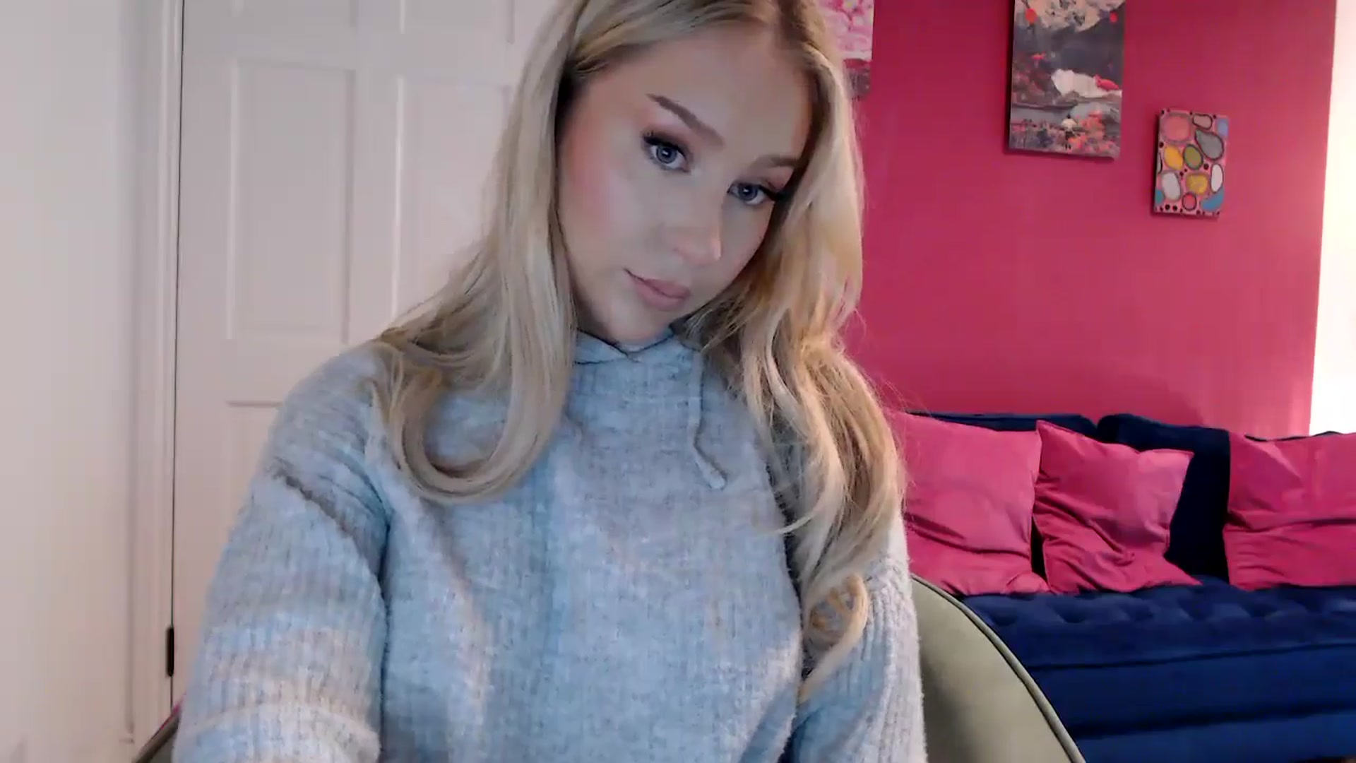 Gallery image thumbnail from PetiteAvax's myfreecams stream on, 05/08/2024, 17:06 image 7 of 20