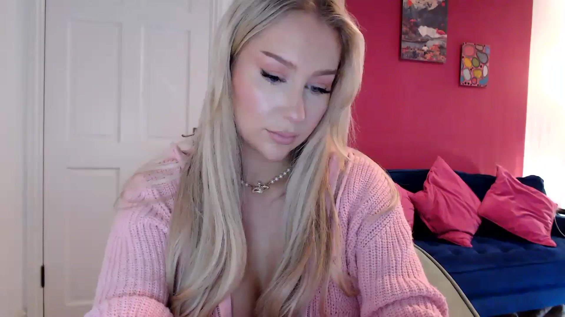 Gallery image thumbnail from PetiteAvax's myfreecams stream on, 05/08/2024, 18:41 image 11 of 20