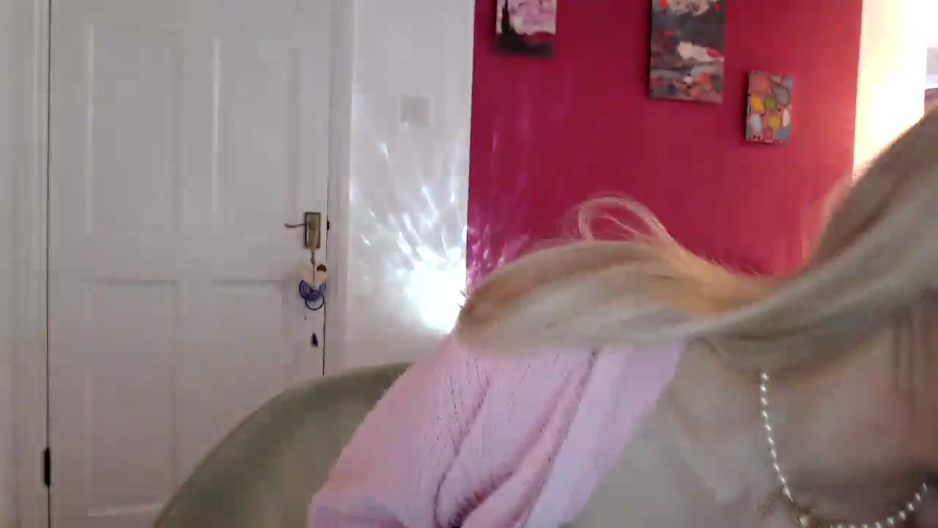 Gallery image thumbnail from PetiteAvax's myfreecams stream on, 05/08/2024, 18:41 image 10 of 20
