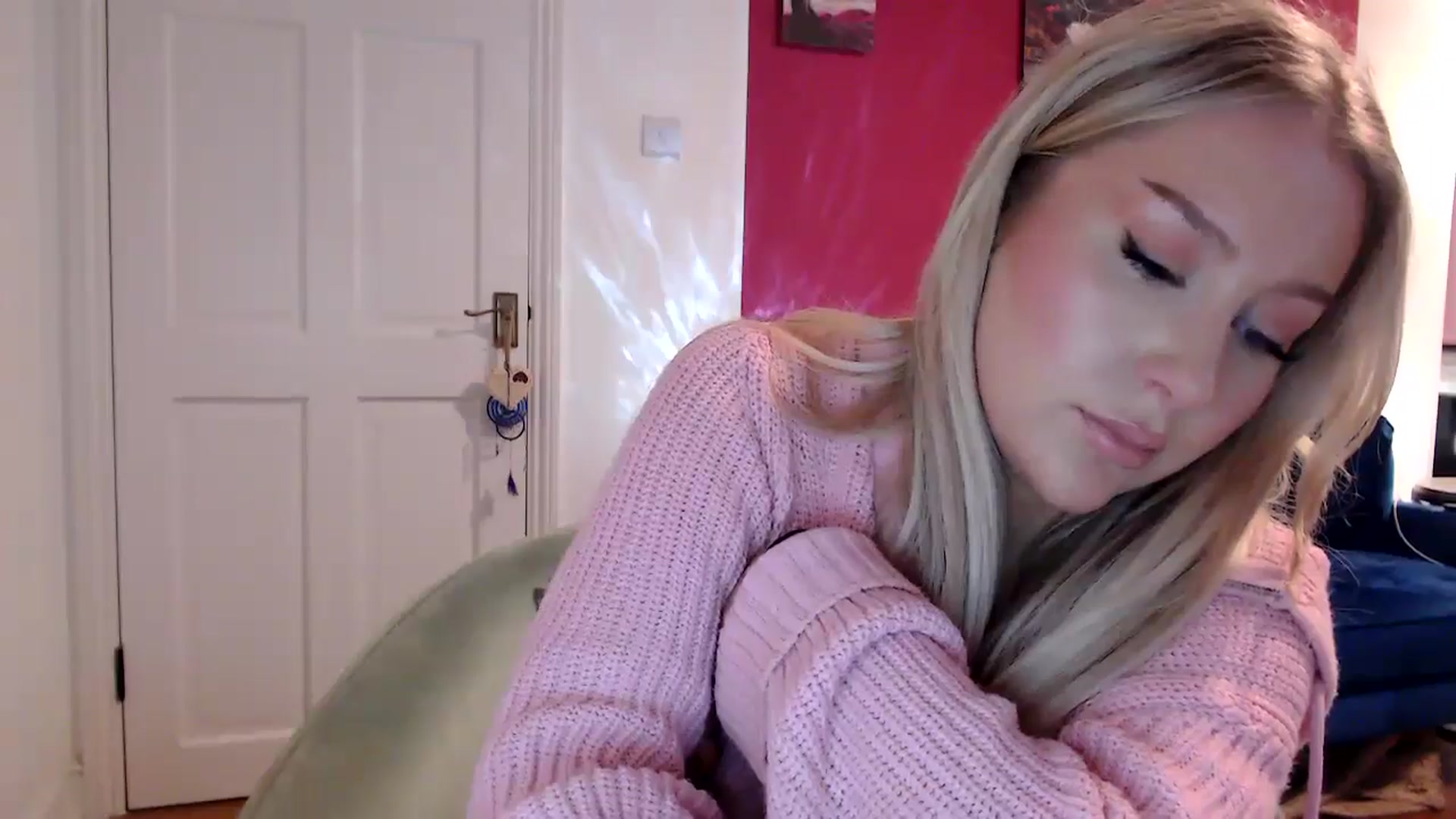 Gallery image thumbnail from PetiteAvax's myfreecams stream on, 05/08/2024, 22:30 image 2 of 20