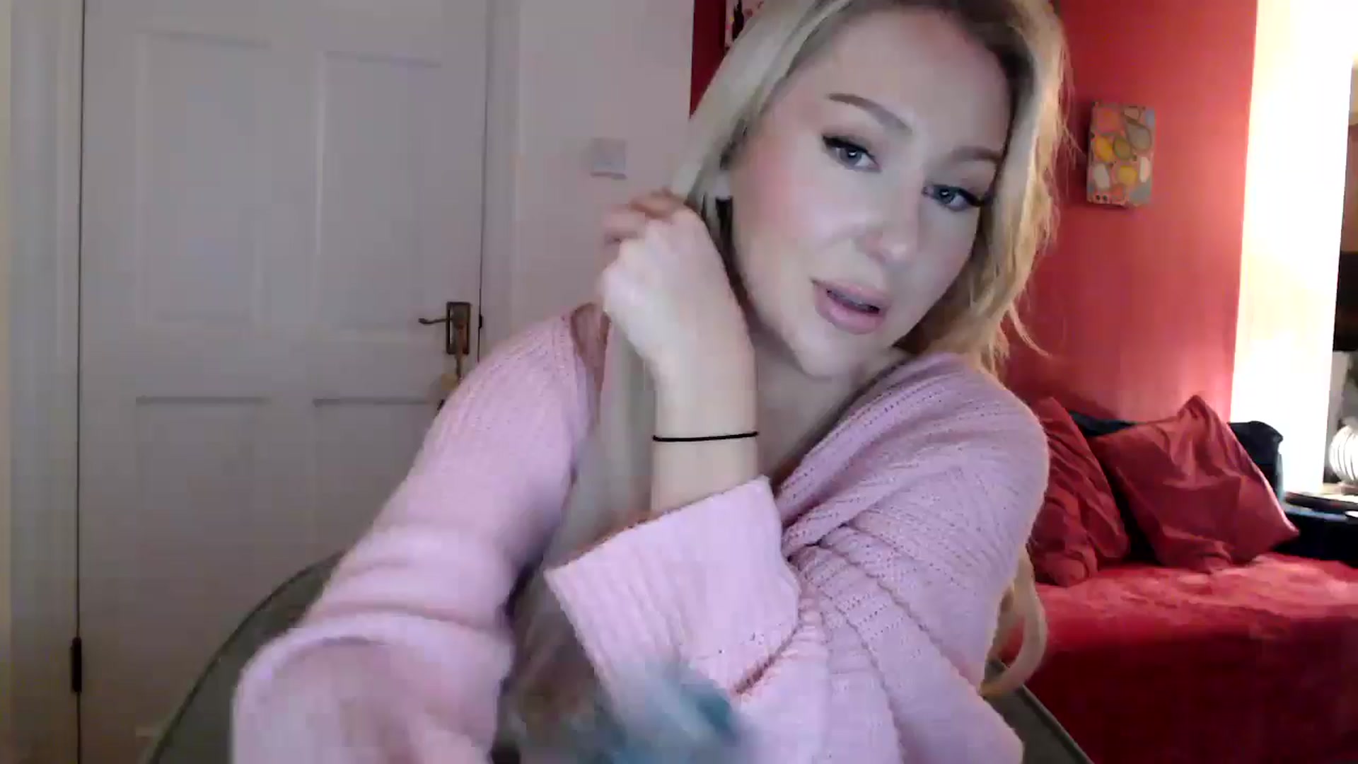 Gallery image thumbnail from PetiteAvax's myfreecams stream on, 05/13/2024, 23:38 image 16 of 20