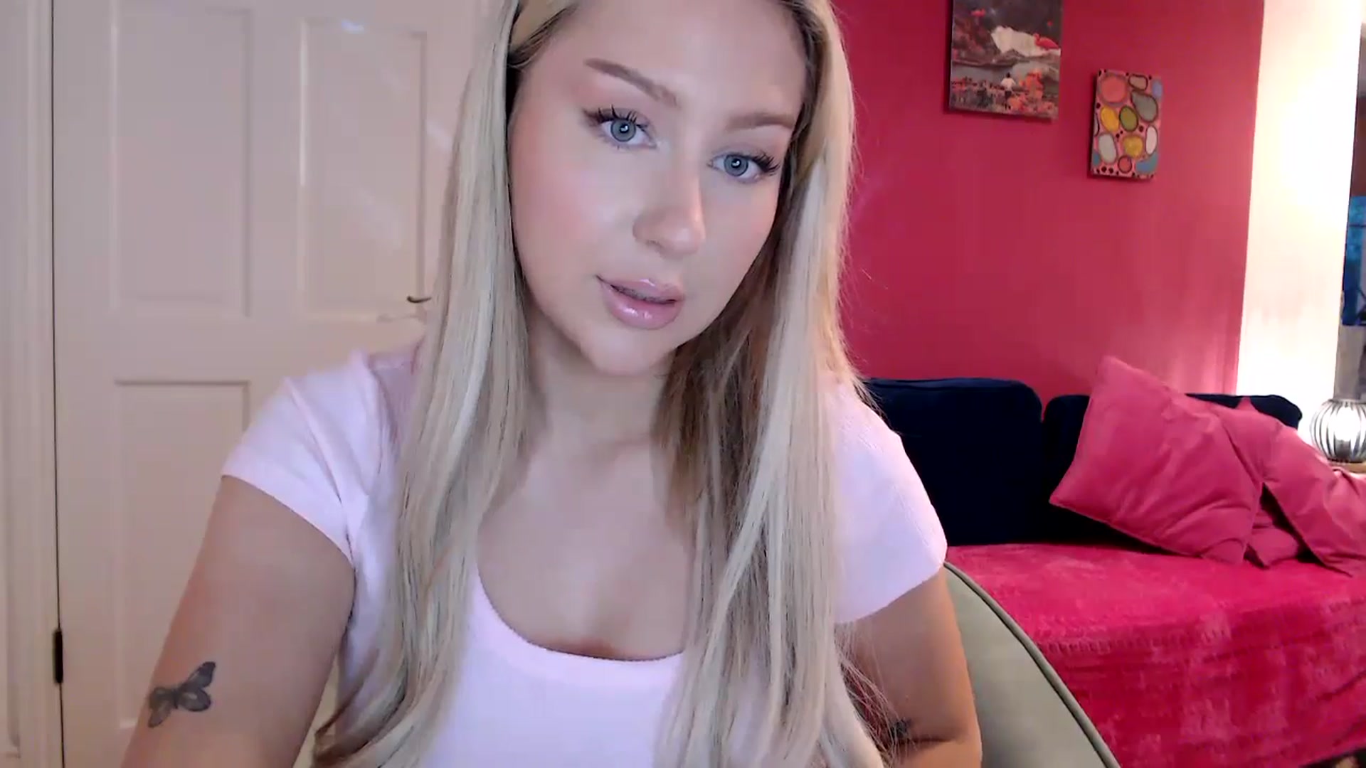 Gallery image thumbnail from PetiteAvax's myfreecams stream on, 05/14/2024, 20:04 image 9 of 20