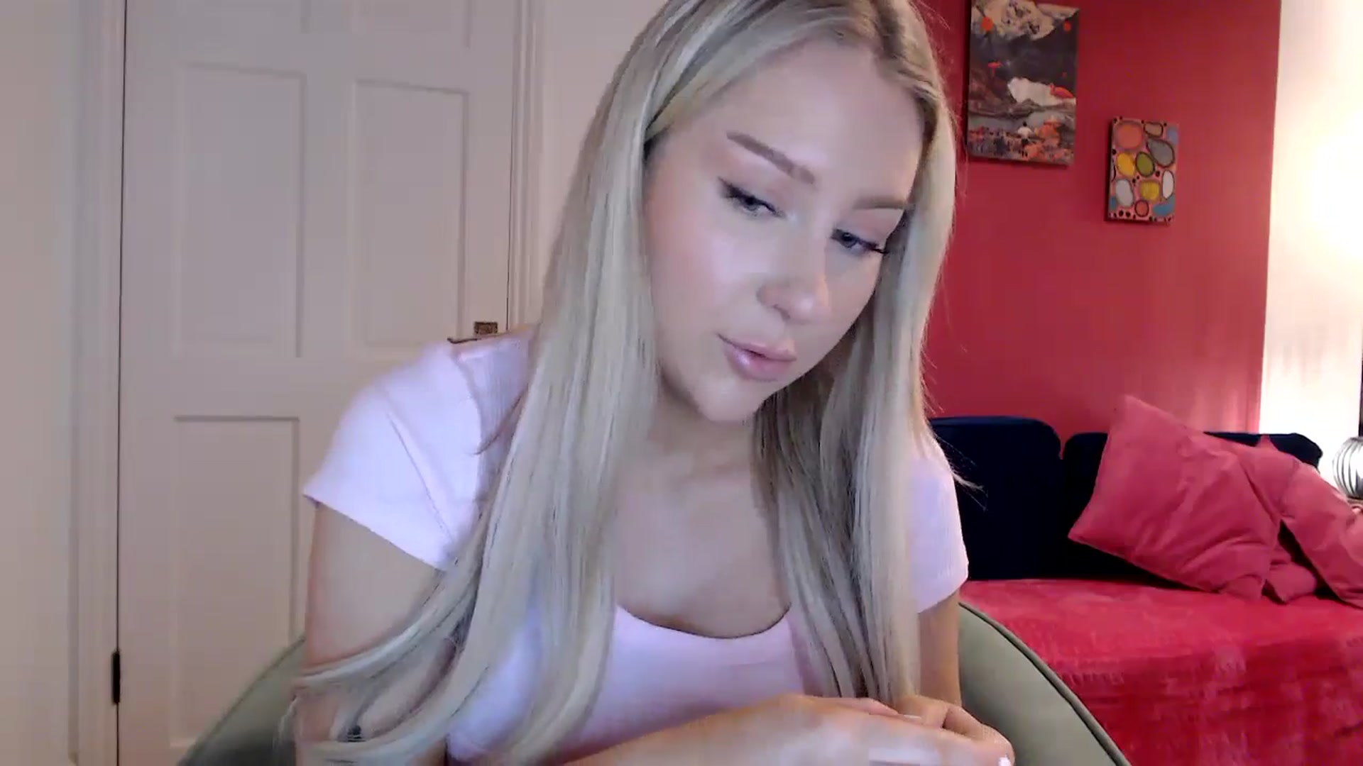 Gallery image thumbnail from PetiteAvax's myfreecams stream on, 05/14/2024, 20:35 image 6 of 20