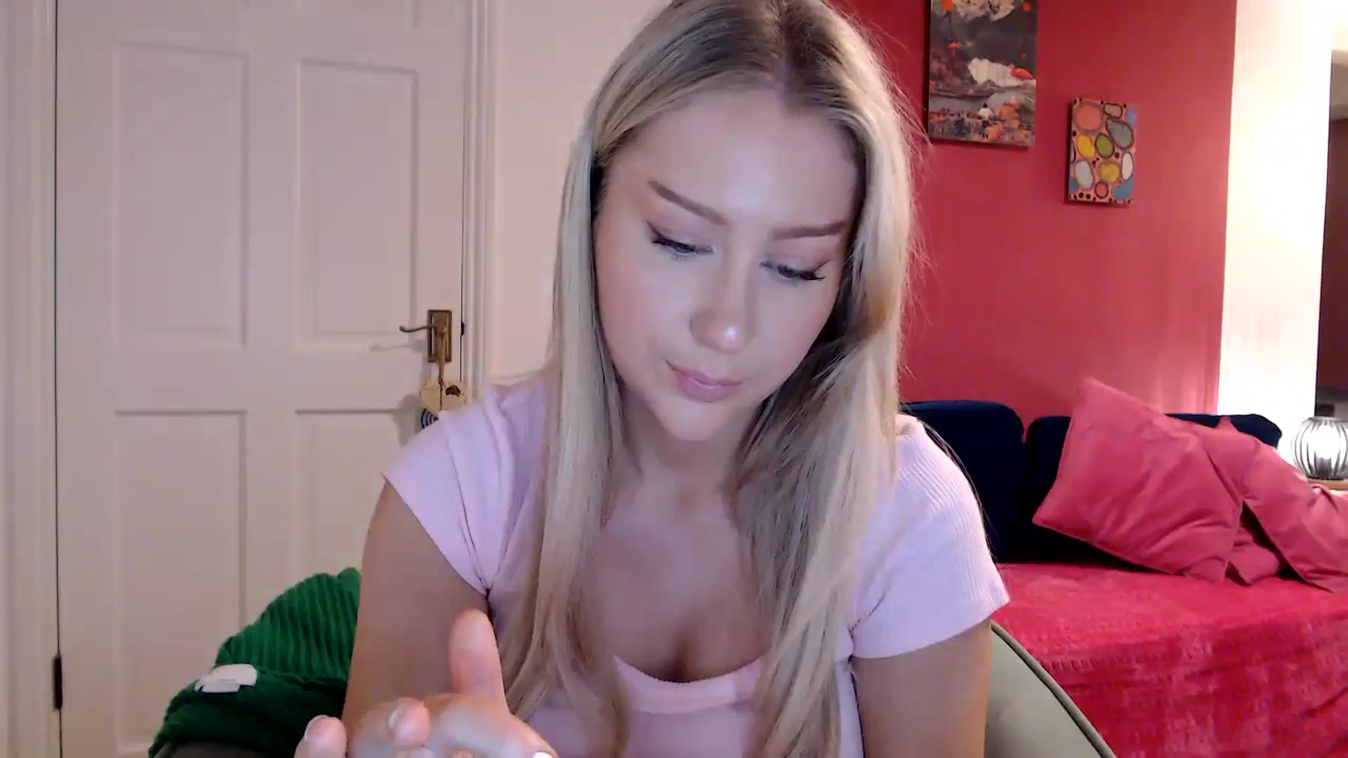 Gallery image thumbnail from PetiteAvax's myfreecams stream on, 05/14/2024, 21:38 image 14 of 20