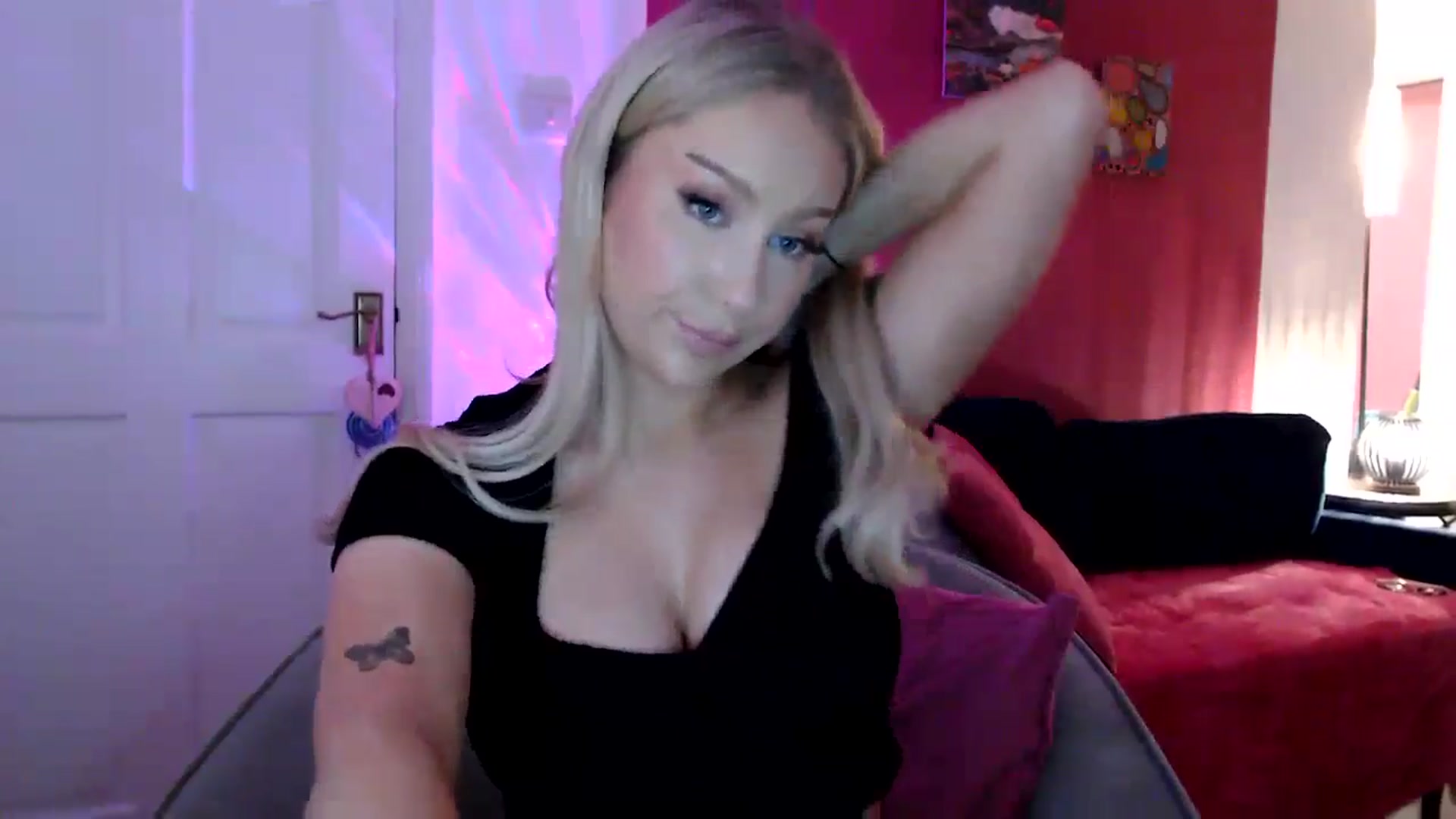 Gallery image thumbnail from PetiteAvax's myfreecams stream on, 05/15/2024, 20:27 image 19 of 20
