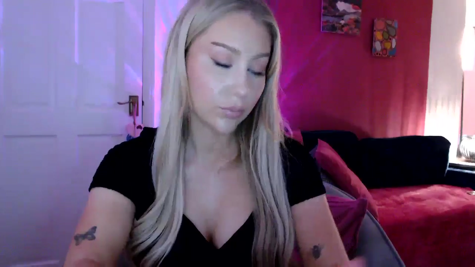 Gallery image thumbnail from PetiteAvax's myfreecams stream on, 05/15/2024, 20:27 image 18 of 20