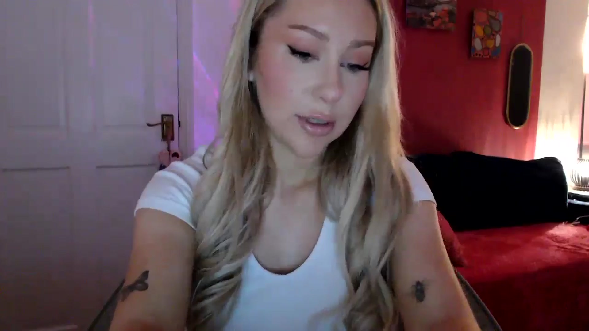 Gallery image thumbnail from PetiteAvax's myfreecams stream on, 05/16/2024, 20:25 image 12 of 20