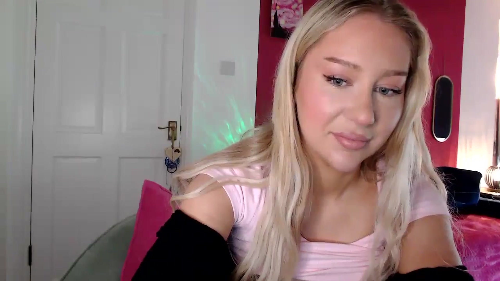 Gallery image thumbnail from PetiteAvax's myfreecams stream on, 05/18/2024, 12:00 image 19 of 20