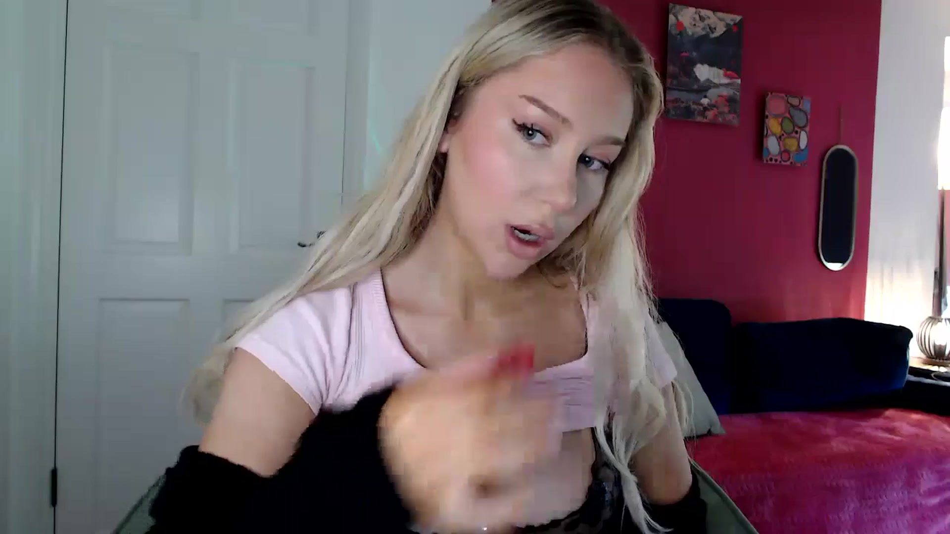 Gallery image thumbnail from PetiteAvax's myfreecams stream on, 05/18/2024, 12:00 image 18 of 20
