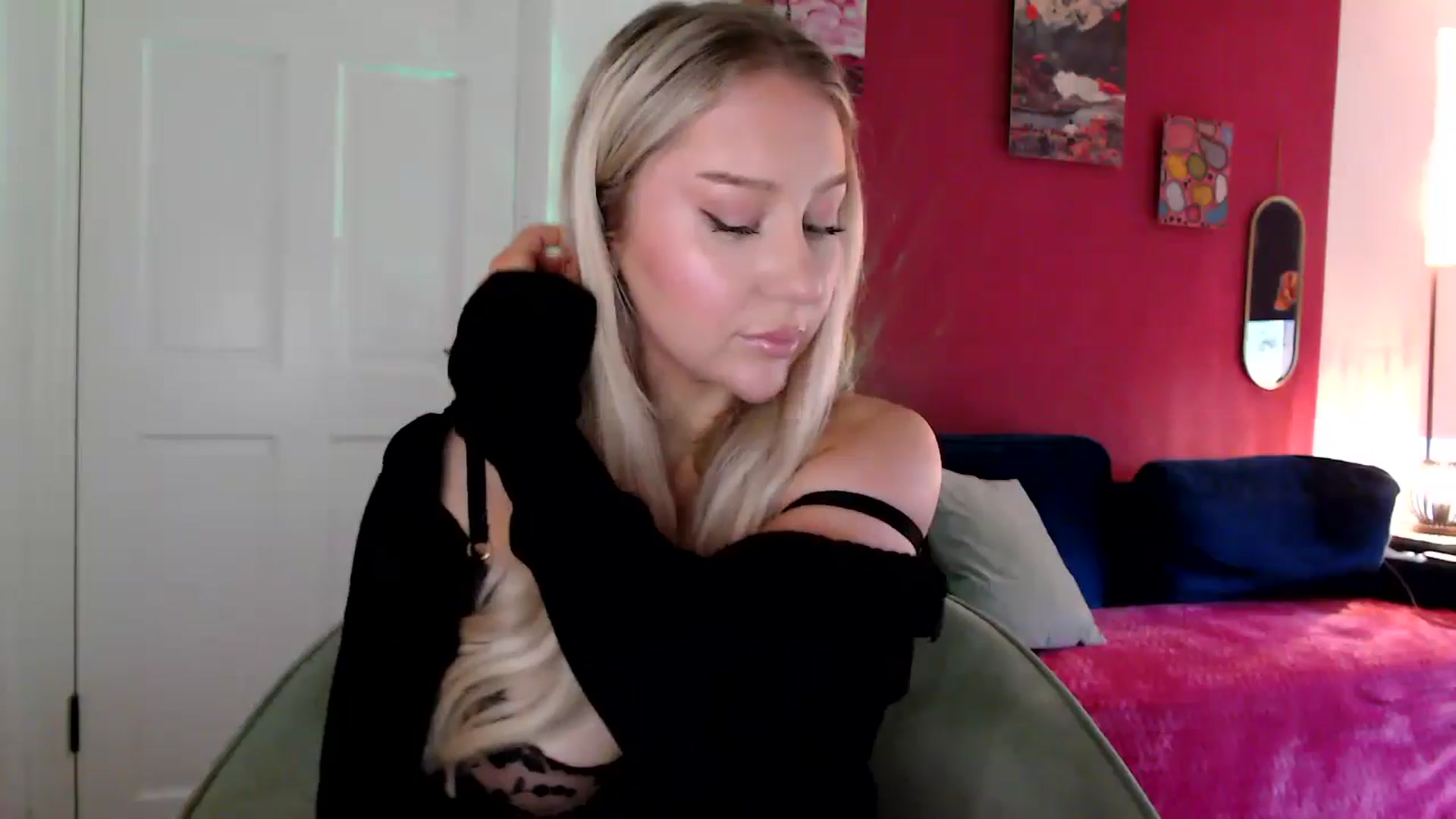 Gallery image thumbnail from PetiteAvax's myfreecams stream on, 05/18/2024, 18:40 image 3 of 20