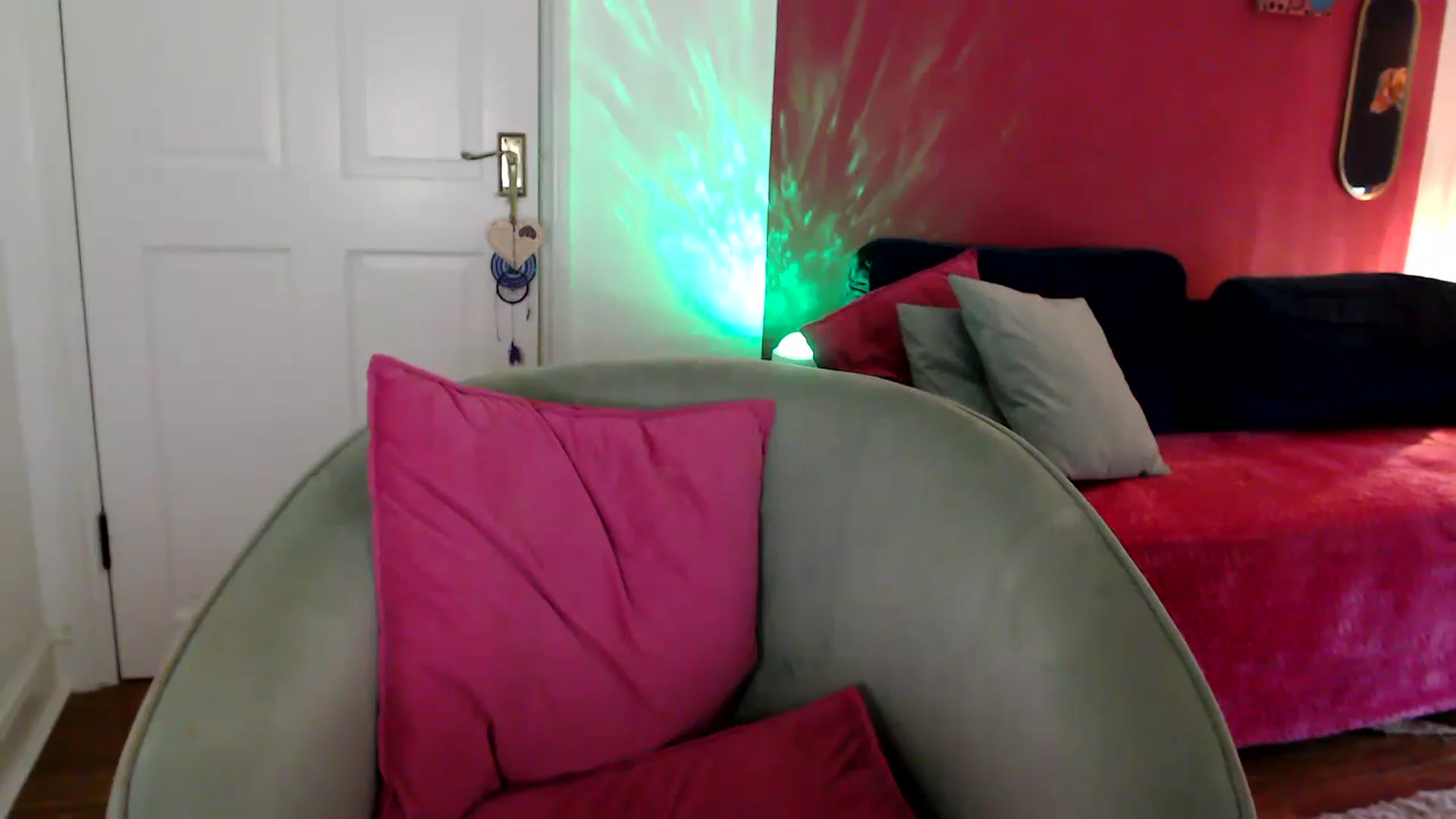 Gallery image thumbnail from PetiteAvax's myfreecams stream on, 05/18/2024, 18:40 image 9 of 20