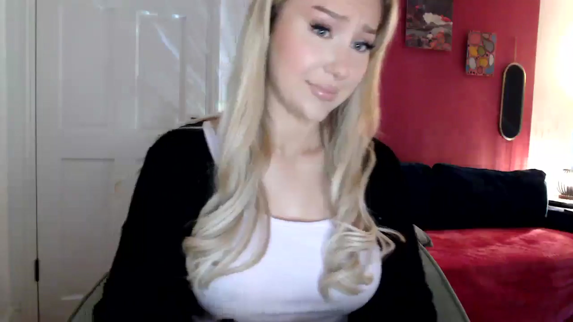 Gallery image thumbnail from PetiteAvax's myfreecams stream on, 05/21/2024, 17:42 image 10 of 20