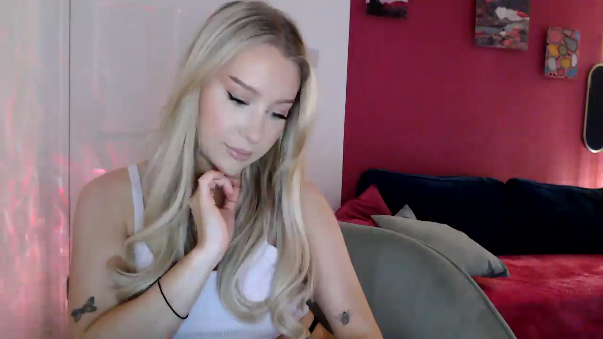 Gallery image thumbnail from PetiteAvax's myfreecams stream on, 05/21/2024, 18:04 image 18 of 20