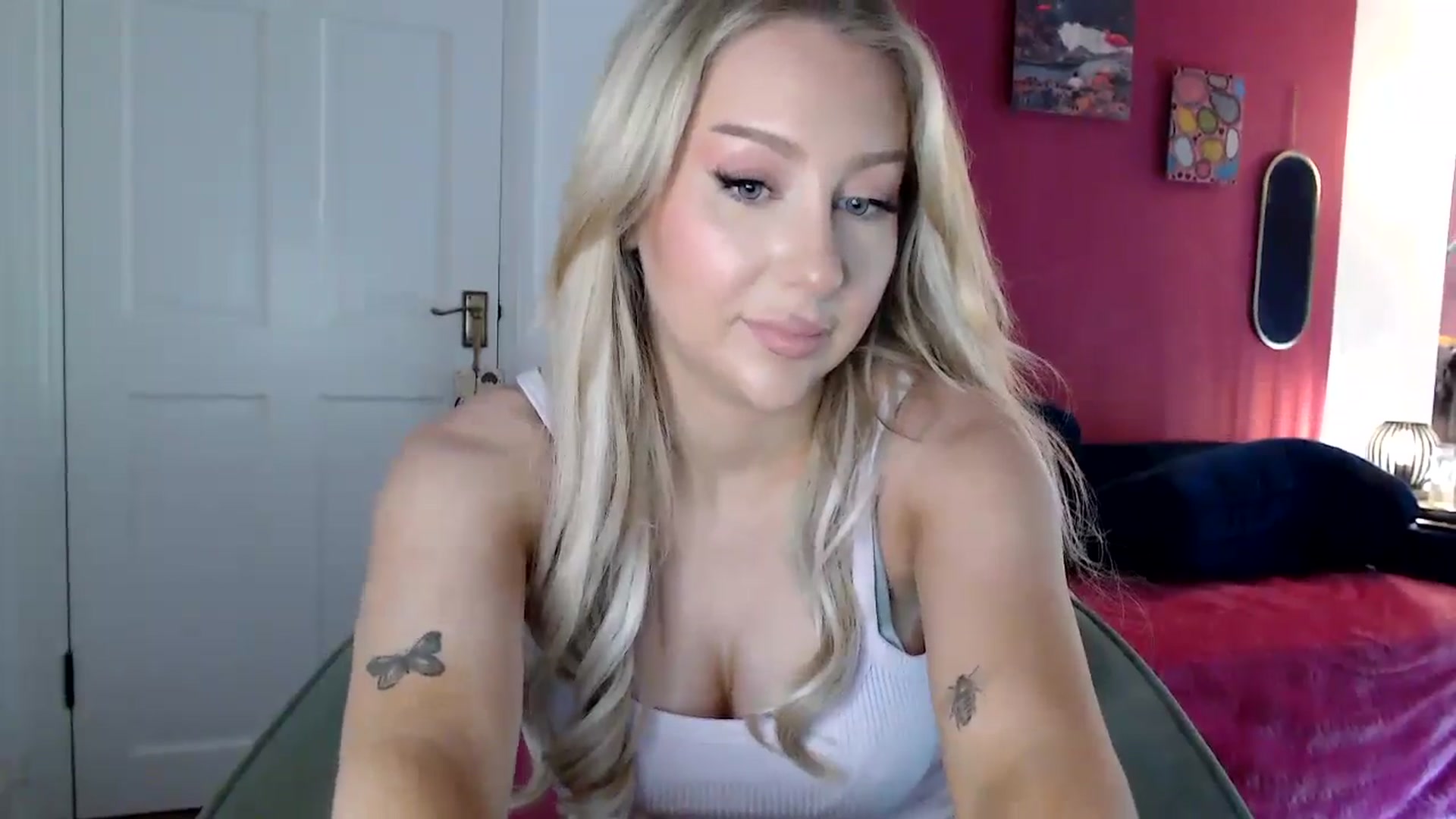 Gallery image thumbnail from PetiteAvax's myfreecams stream on, 05/24/2024, 16:05 image 17 of 20