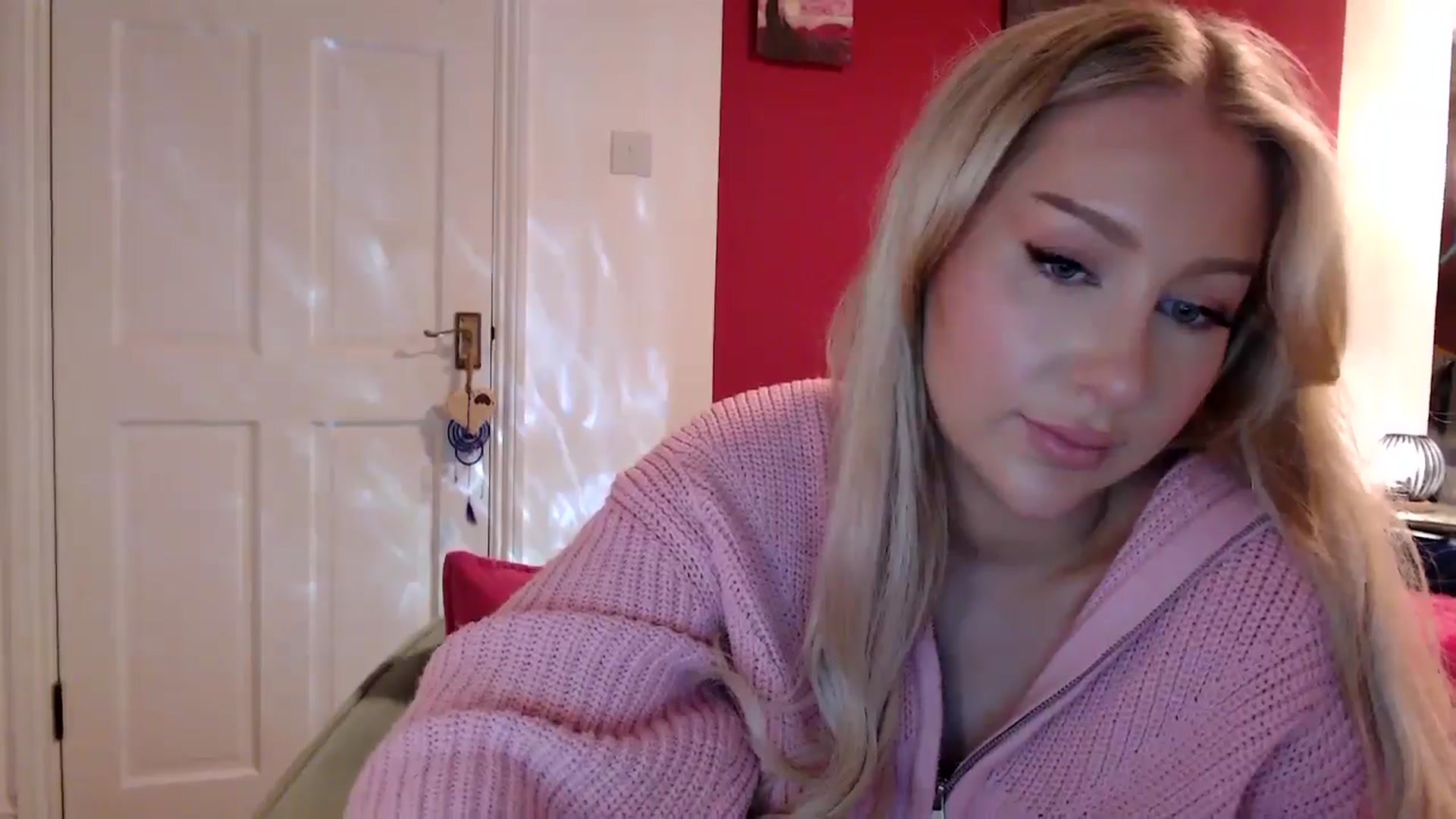 Gallery image thumbnail from PetiteAvax's myfreecams stream on, 05/24/2024, 21:14 image 7 of 20