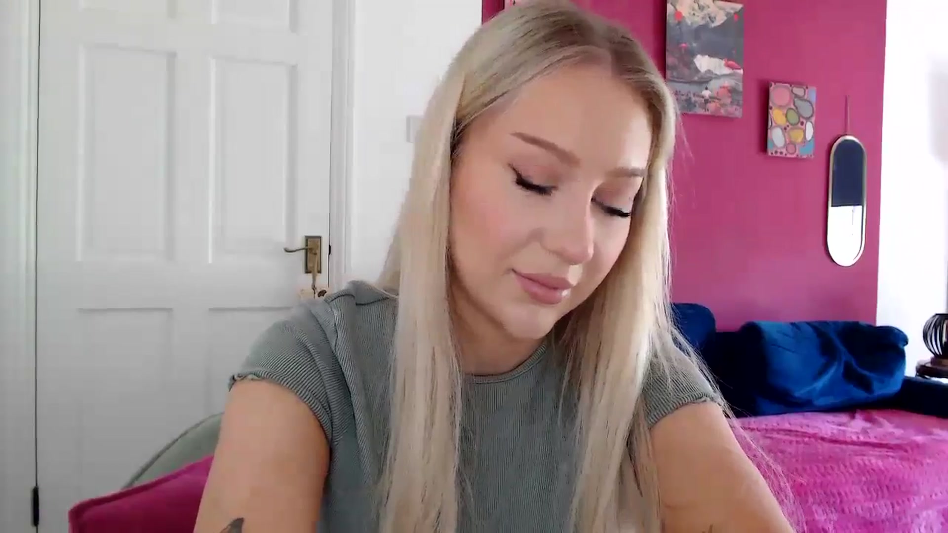 Gallery image thumbnail from PetiteAvax's myfreecams stream on, 05/27/2024, 12:04 image 5 of 20