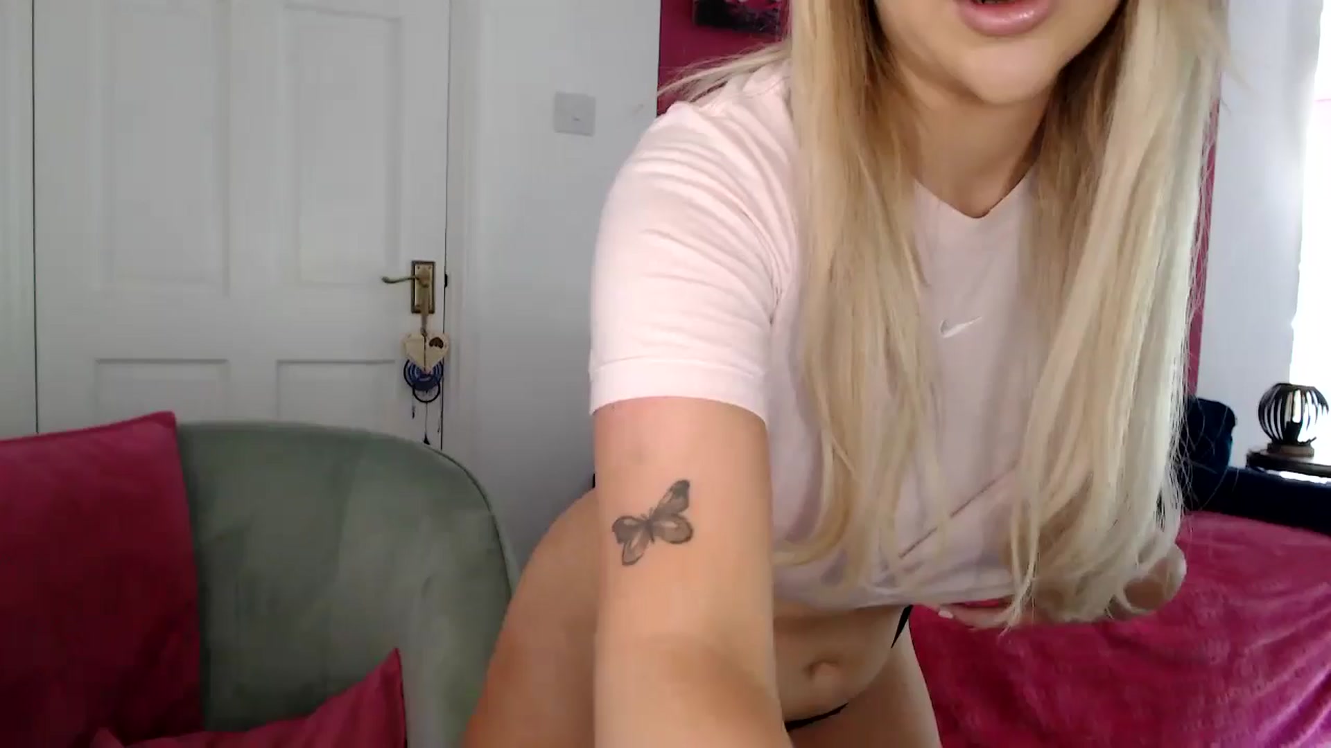 Gallery image thumbnail from PetiteAvax's myfreecams stream on, 05/27/2024, 15:30 image 12 of 20