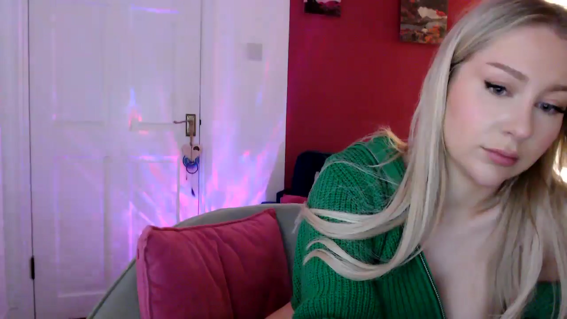 Gallery image thumbnail from PetiteAvax's myfreecams stream on, 05/28/2024, 22:07 image 19 of 20