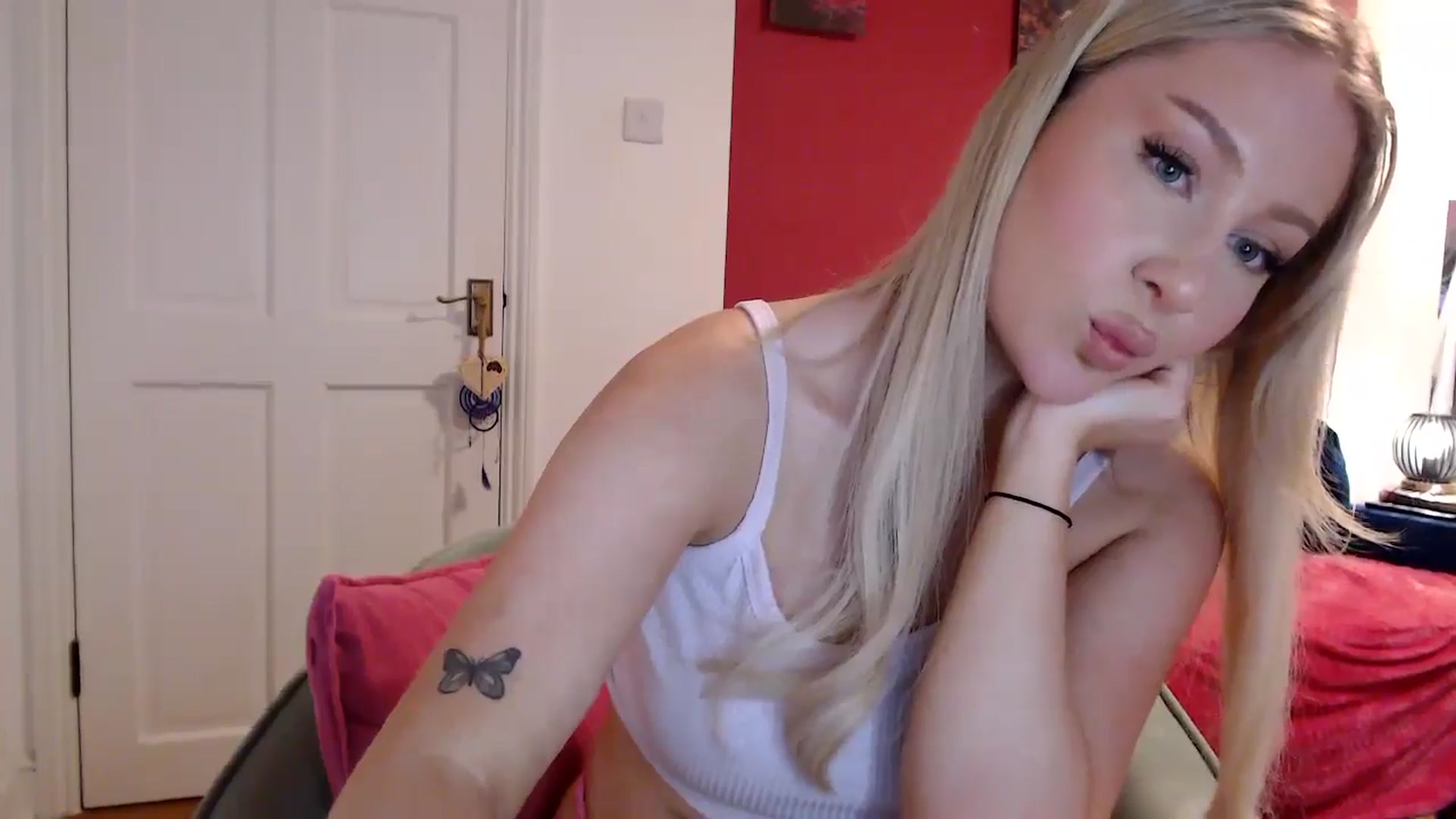 Gallery image thumbnail from PetiteAvax's myfreecams stream on, 05/29/2024, 20:41 image 15 of 20
