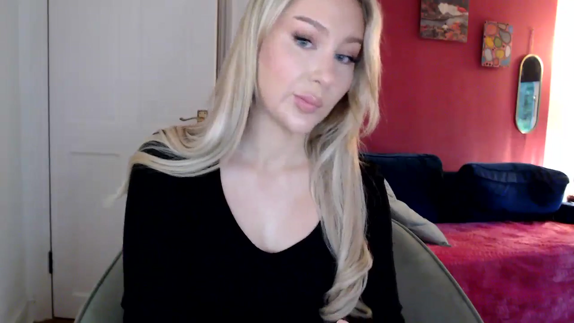 Gallery image thumbnail from PetiteAvax's myfreecams stream on, 05/30/2024, 19:46 image 3 of 20