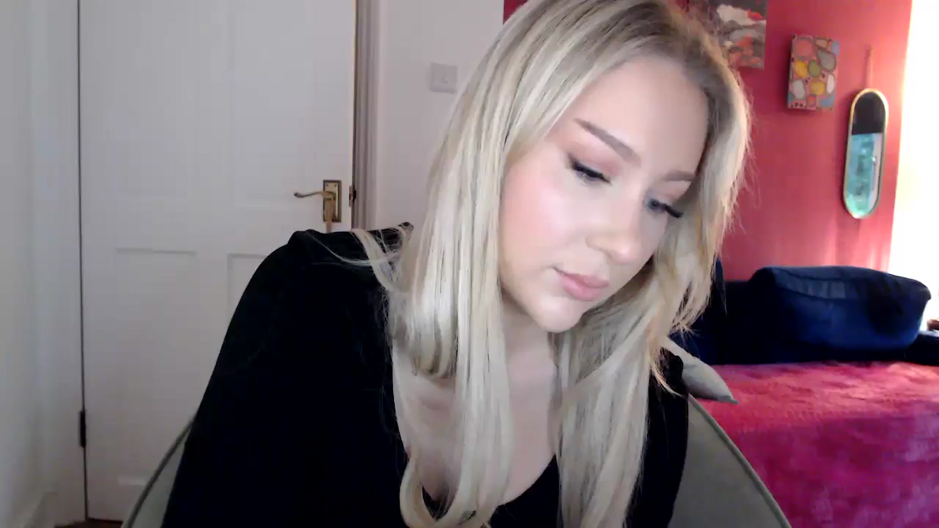 Gallery image thumbnail from PetiteAvax's myfreecams stream on, 05/30/2024, 19:46 image 2 of 20
