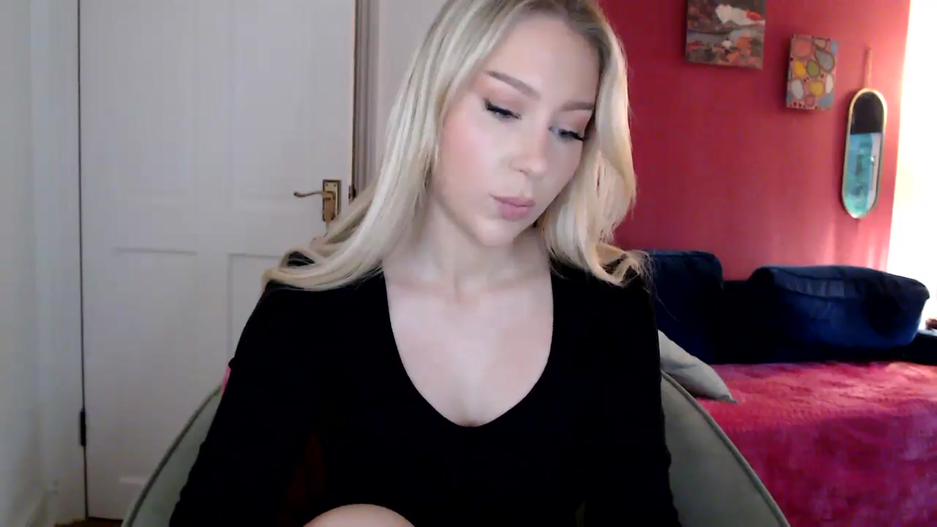 Gallery image thumbnail from PetiteAvax's myfreecams stream on, 05/30/2024, 19:46 image 4 of 20