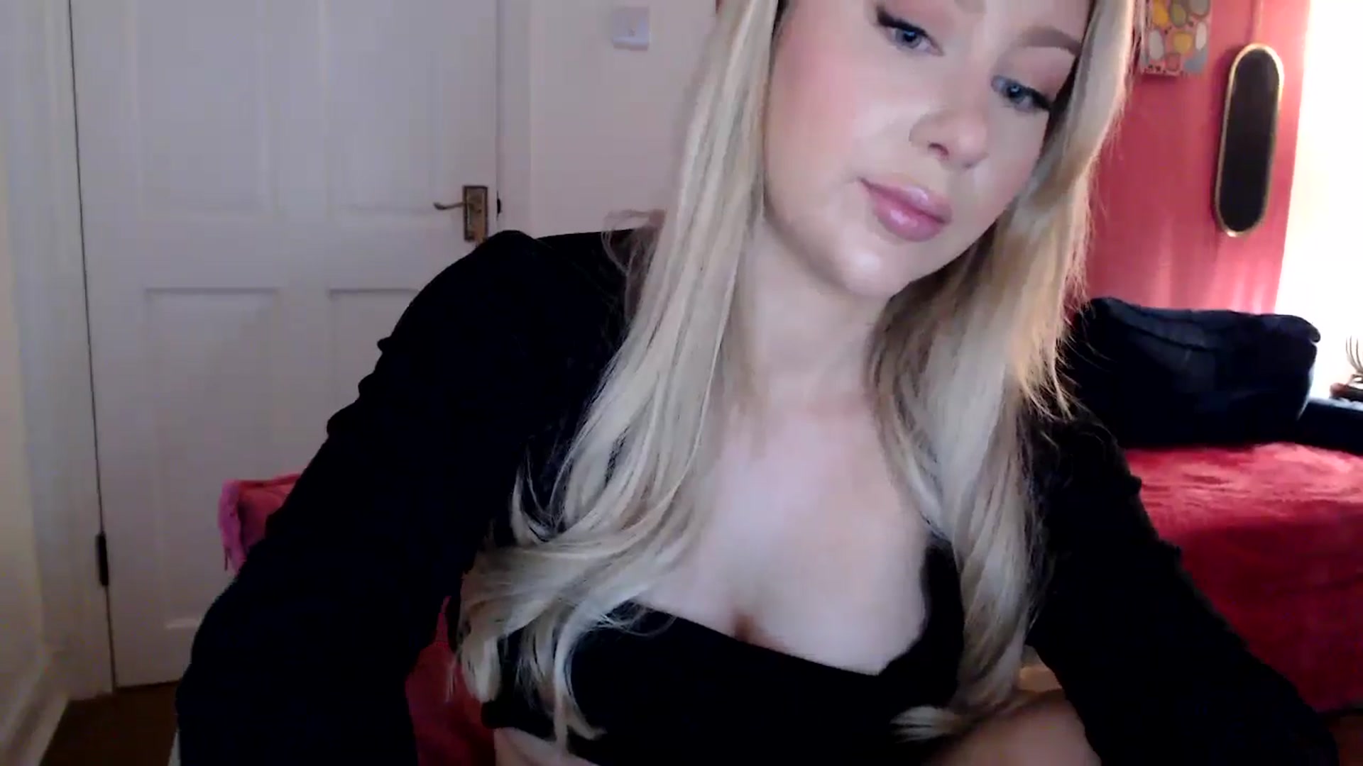 Gallery image thumbnail from PetiteAvax's myfreecams stream on, 05/30/2024, 22:16 image 2 of 20
